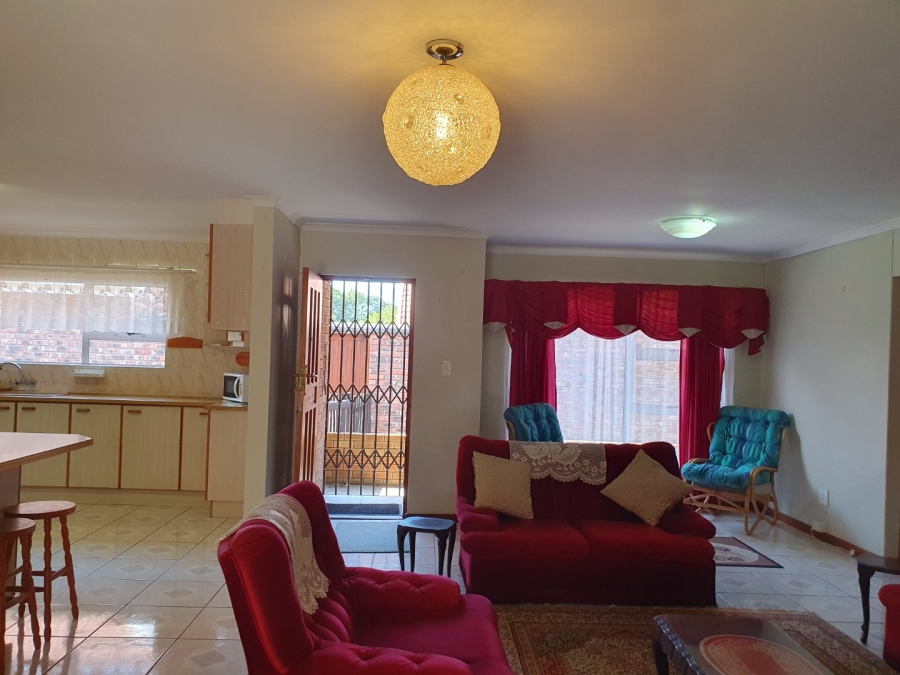 6 Bedroom Property for Sale in Hersham Western Cape